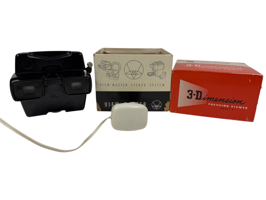 Vintage View Master Stereo System and 3-D Focusing Viewer Model D With Box