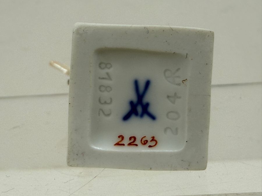 Meissen Modernist Porcelain Cubist Style Figurine By Peter Strang Model 81832 Hand Painted Traveling Man 4'H [Photo 6]