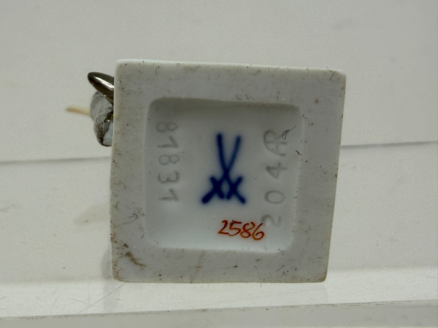 Meissen Modernist Porcelain Cubist Style Don Quixote Figurine By Peter Strang Model 81831 Missing Left Arm/Hand [Photo 4]