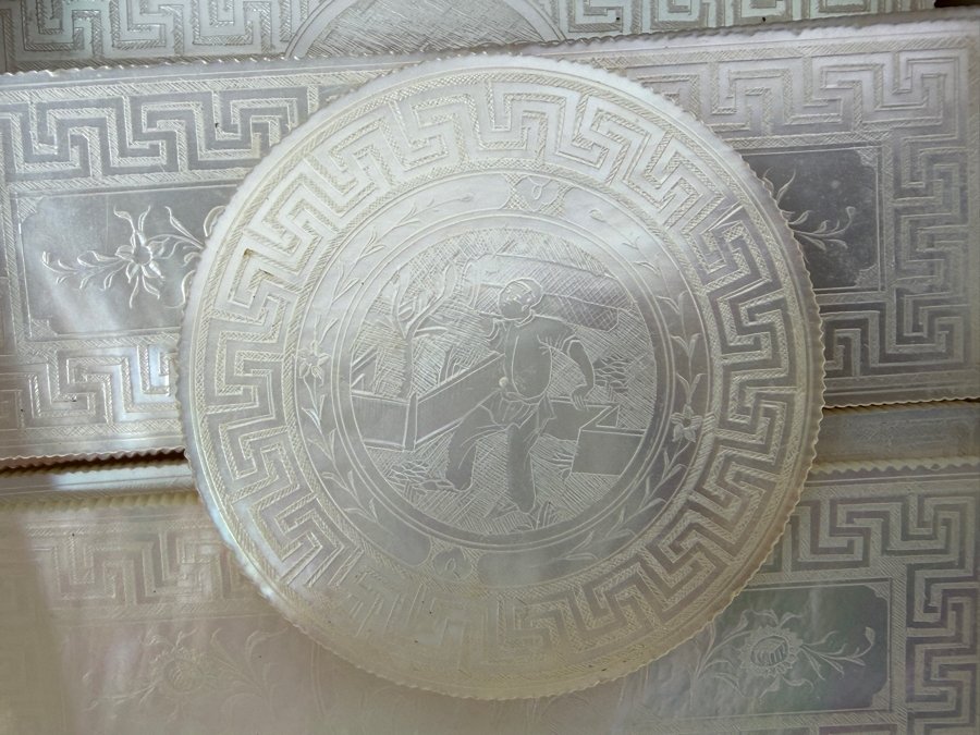 (71) Antique Chinese Mother Of Pearl Hand Carved Gambling Counters Circa 1815 Qing Dynasty Chia Ching Era With Etched Scenes And Certificate Of Authenticity [Photo 6]