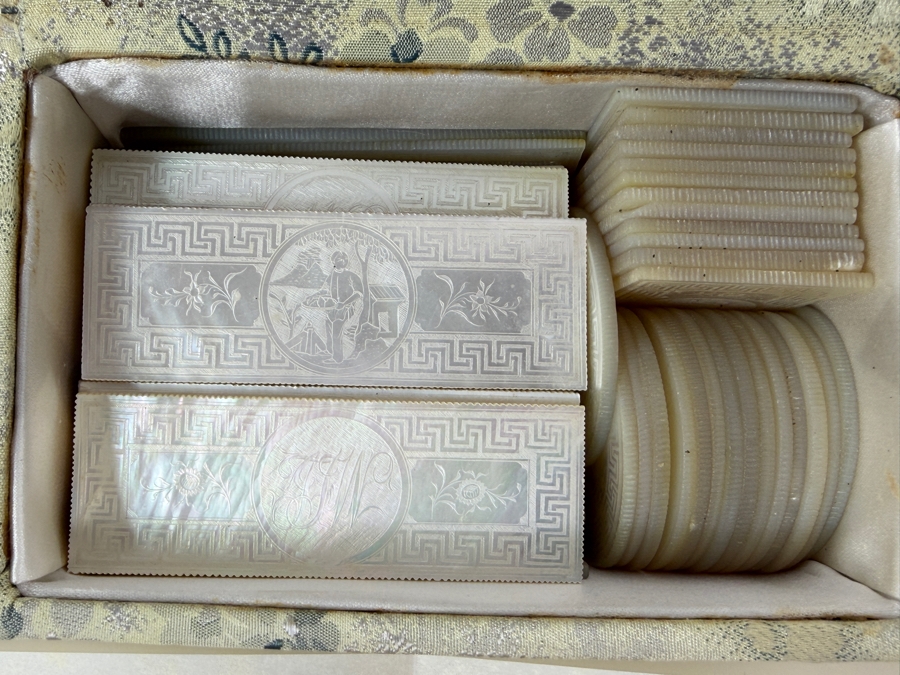 (71) Antique Chinese Mother Of Pearl Hand Carved Gambling Counters Circa 1815 Qing Dynasty Chia Ching Era With Etched Scenes And Certificate Of Authenticity [Photo 2]