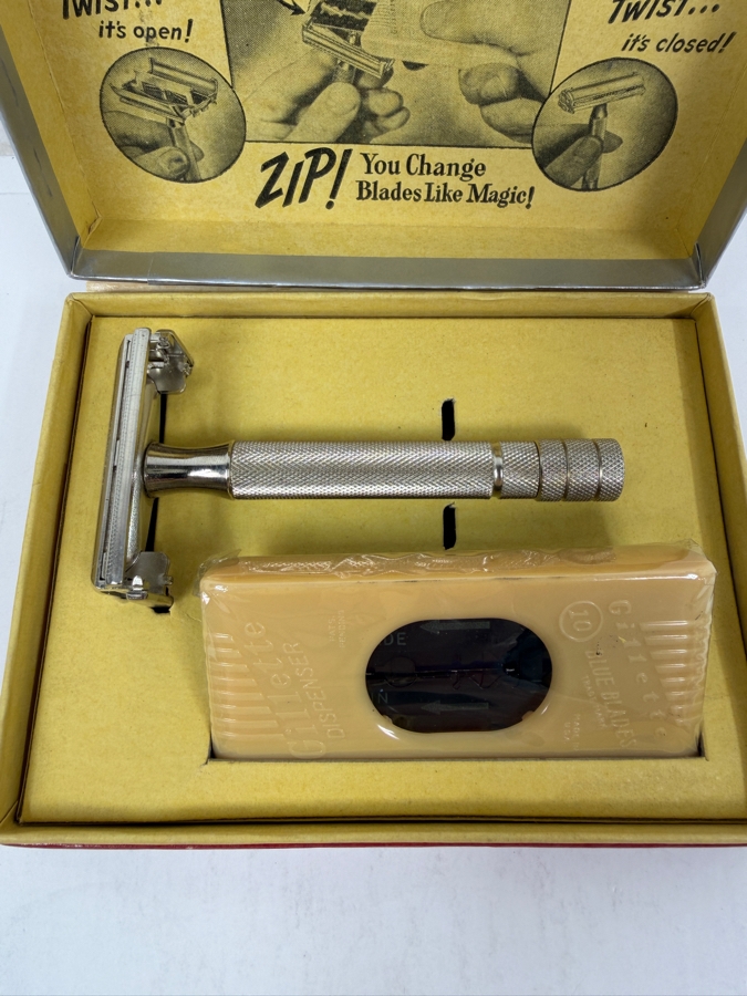 New Old Stock Gillette Super Speed Razor And 10 Blade Dispenser Set With Original Display Box [Photo 2]