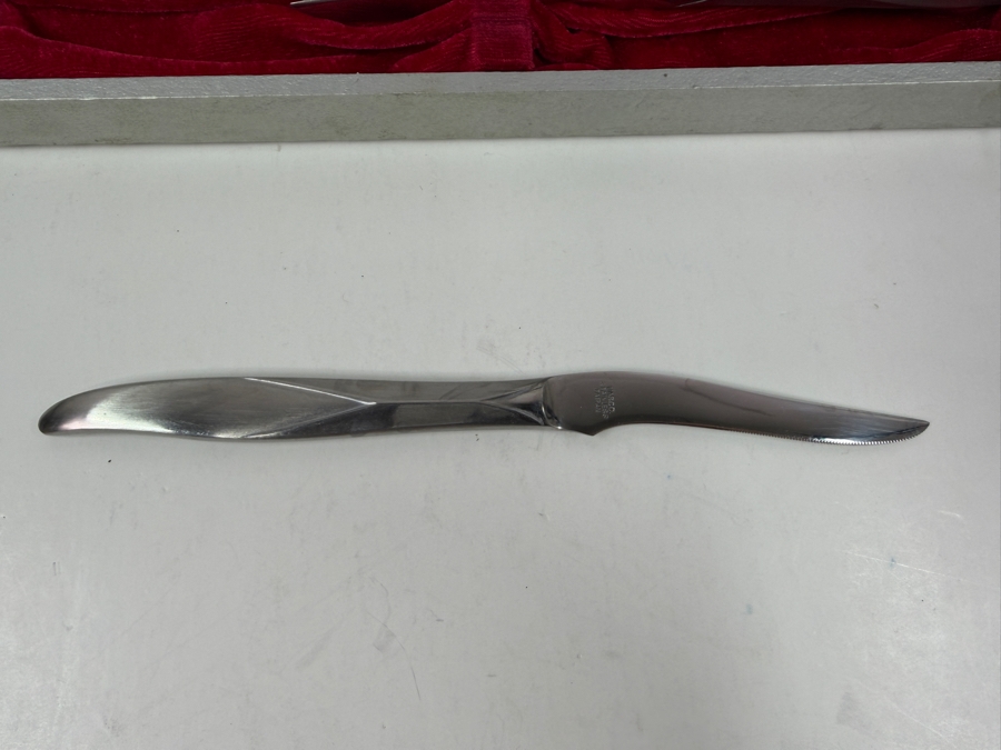 Vintage Nasco Stainless Steel Cutlery Set Including Carving Knife / Fork And 6 Steak Knives With Red Velvet Lined Case Made In Japan [Photo 6]