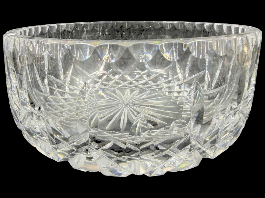 Vintage Clear Cut Crystal Round Serving Bowl With Starburst Bottom Diamond Pattern And Sawtooth Rim 7.5'W X 3.5'H