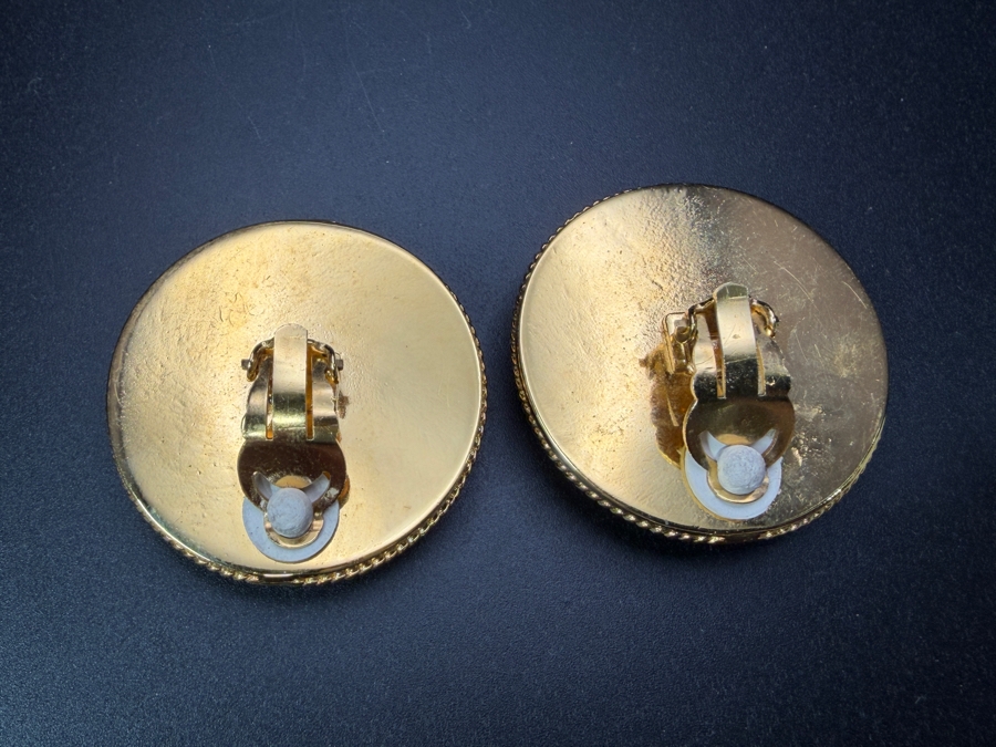 Vintage Chanel Clip-On Earrings 1.5'W [Photo 5]