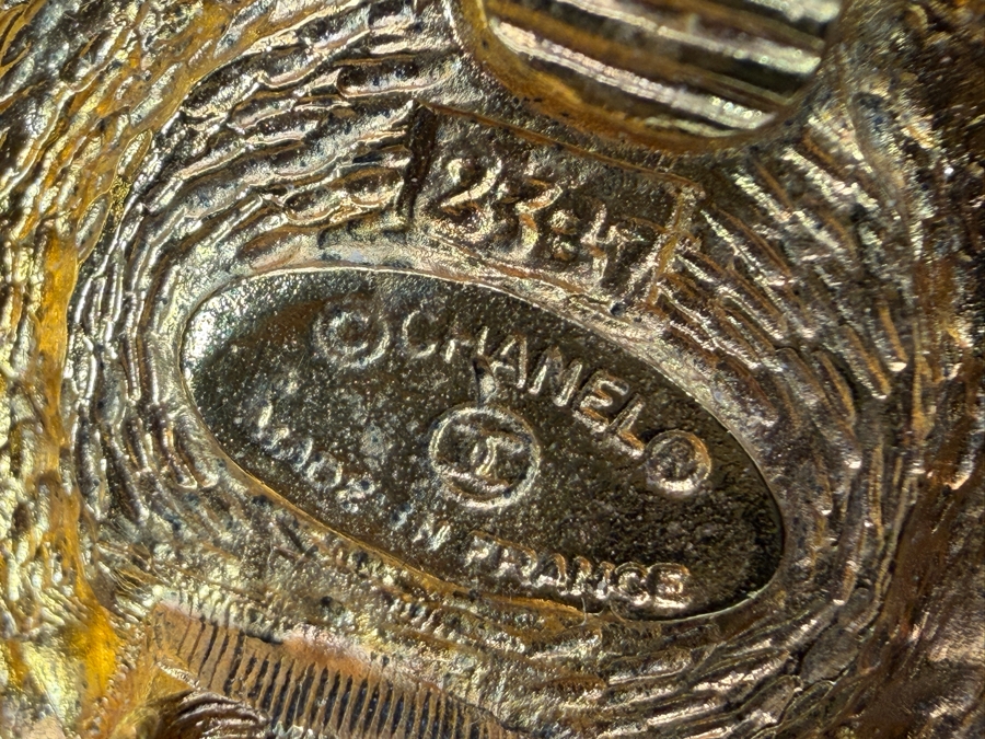 Vintage Chanel Clip-On Earrings [Photo 8]