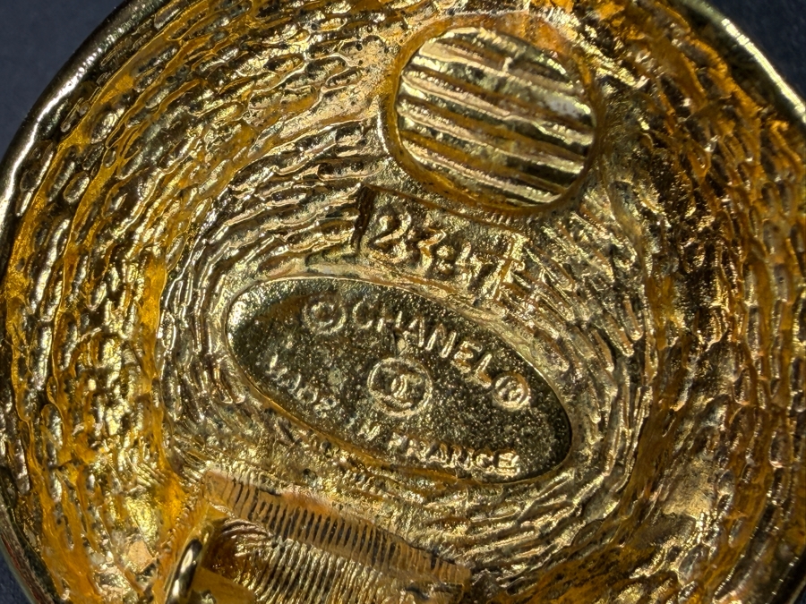 Vintage Chanel Clip-On Earrings [Photo 7]