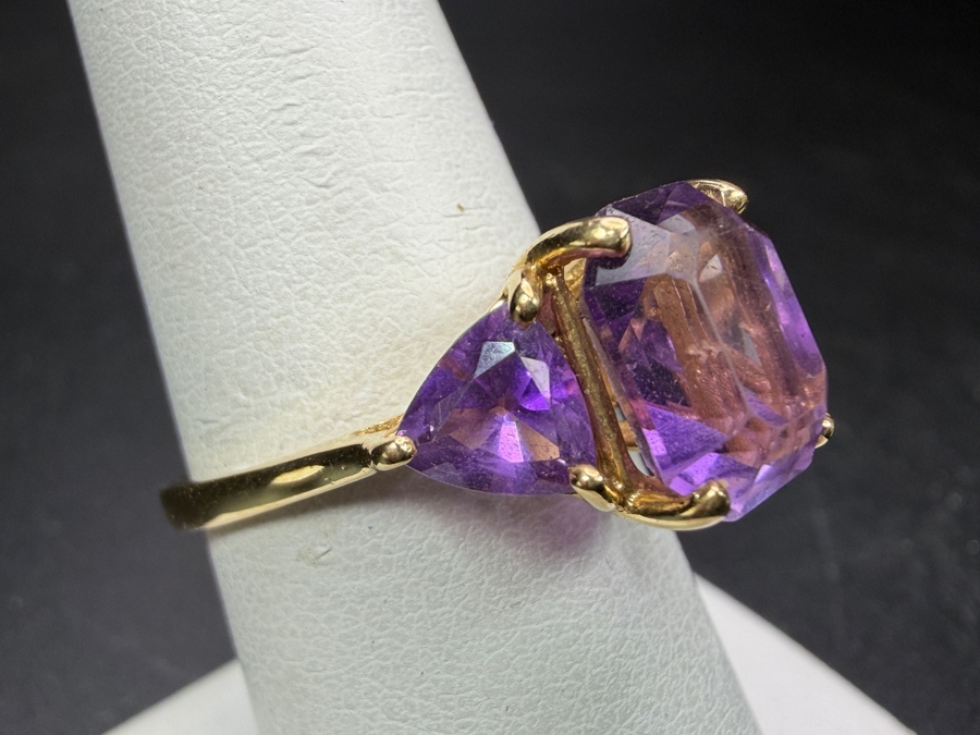 14k Gold Ring With 10x8 Amethyst And (2) 6x6 Amethysts Size 7 3.7g Appraised At $1,800 Retail [Photo 2]