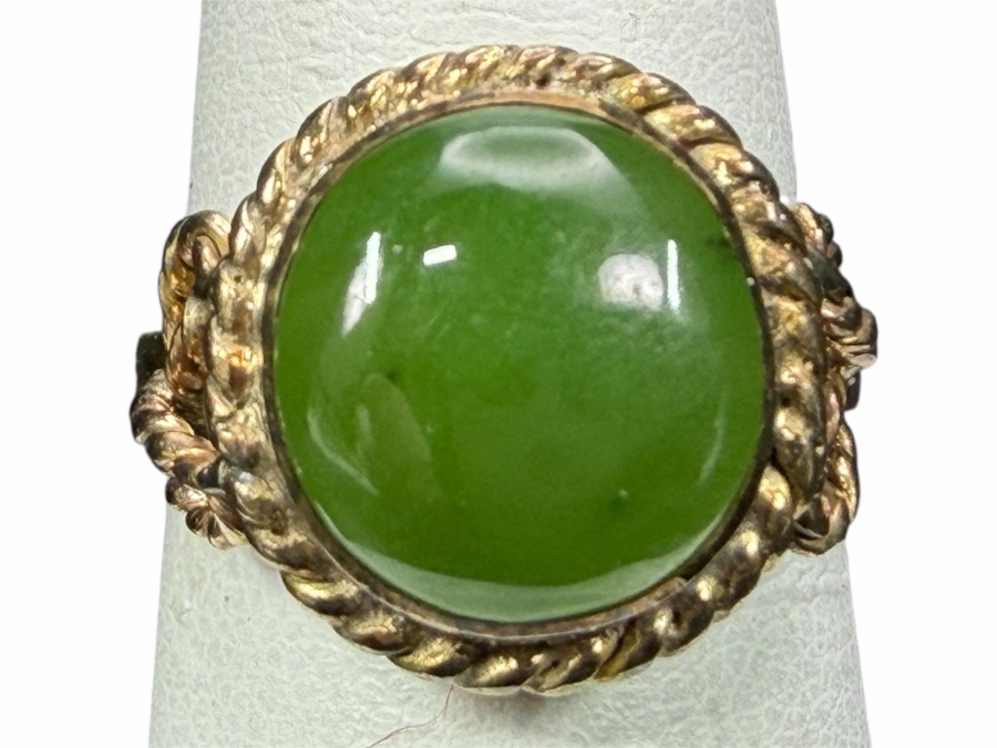 18k Gold Ring With Cabochon Green Jade Size 6.5 4.5g Appraised At $2,400 Retail