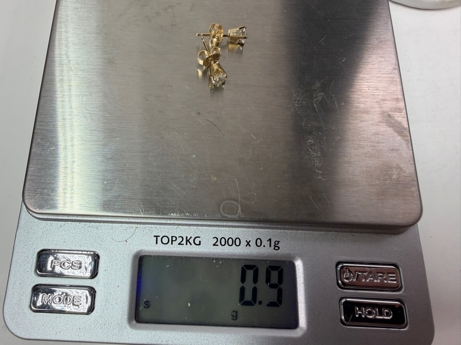 14k Gold Diamond Stud Earrings With (2) 4mm Round Brilliant Diamonds SI2-H-I Est. .50cttw 0.9g Appraised At $500 Retail [Photo 3]