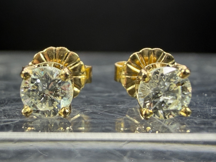 14k Gold Diamond Stud Earrings With (2) 4mm Round Brilliant Diamonds SI2-H-I Est. .50cttw 0.9g Appraised At $500 Retail [Photo 4]