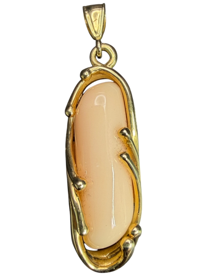 14k Gold Pink Coral Pendant 4.8g Appraised At $1,800 Retail