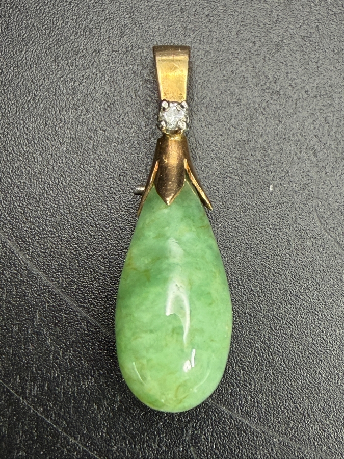 14k Gold Jadeite Drop Pendant With .01mm Diamond 2.0g 1'L Appraised At $500 Retail [Photo 4]