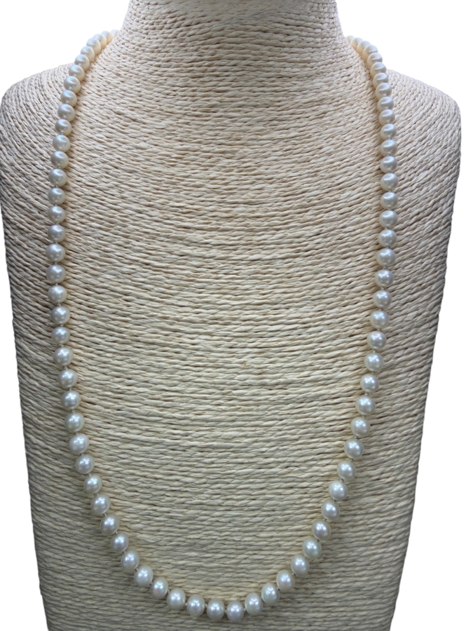 26' 6.0mm Cultured Pearl Strand Necklace With 14k Gold Clasp Appraised At $1,400 Retail
