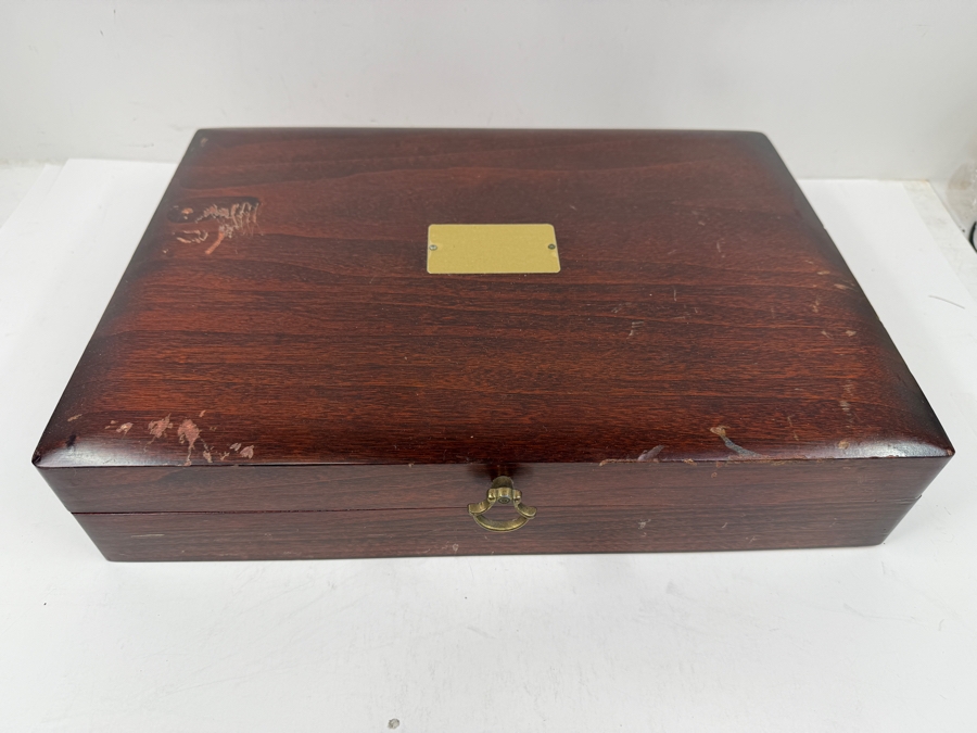 Boxed Lunt Sterling Silver Flatware Service For 8 (32 Pieces) - 1,042g Of Sterling Silver $3,000 Melt Value Plus 550g Of Sterling Silver Handled / Stainless Blade Knives [Photo 12]