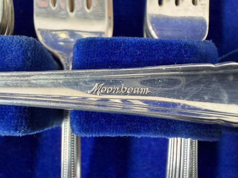 Boxed Rogers Sterling Silver Flatware Service For 6 (36 Pieces) - 1,047g Of Sterling Silver $3,015 Melt Value Plus 408g Of Sterling Silver Handled / Stainless Blade Knives [Photo 6]