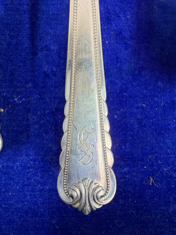 Boxed Rogers Sterling Silver Flatware Service For 6 (36 Pieces) - 1,047g Of Sterling Silver $3,015 Melt Value Plus 408g Of Sterling Silver Handled / Stainless Blade Knives [Photo 3]