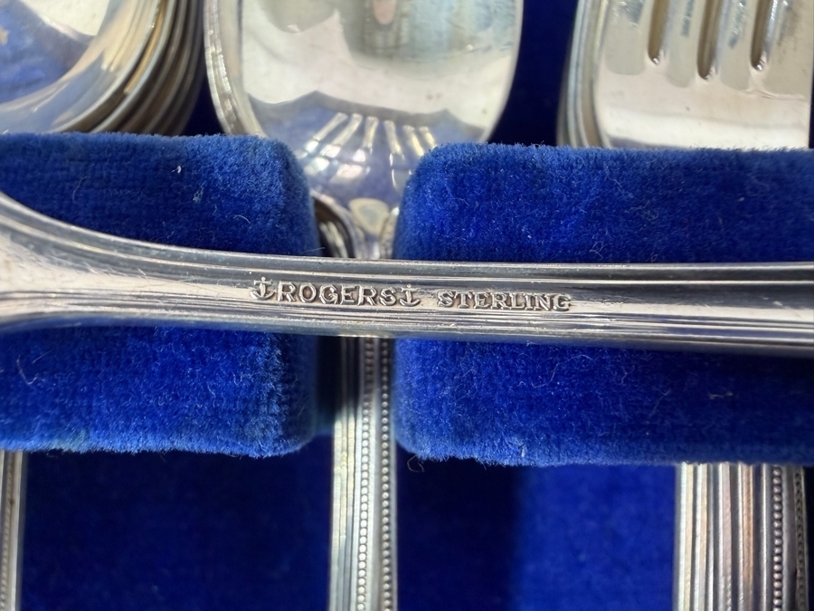 Boxed Rogers Sterling Silver Flatware Service For 6 (36 Pieces) - 1,047g Of Sterling Silver $3,015 Melt Value Plus 408g Of Sterling Silver Handled / Stainless Blade Knives [Photo 5]
