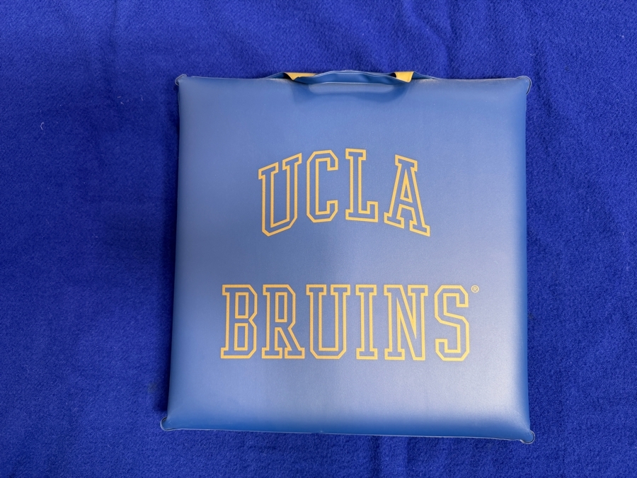 UCLA Bruins Pendleton Blanket 52.5 X 68 And UCLA Bruins Stadium Seat Cushion Pad [Photo 5]