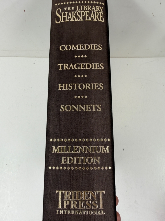 The Library Shakespeare Trident Press International Millennium Edition [Photo 7]
