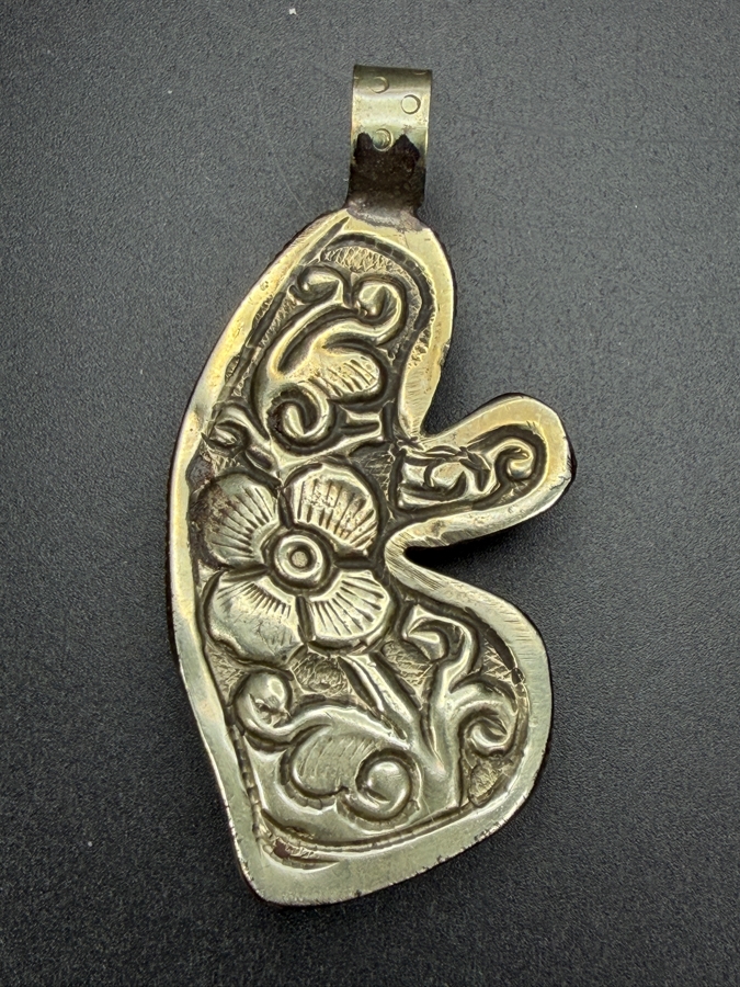 Carved Mermaid Pendant 13.8g [Photo 3]