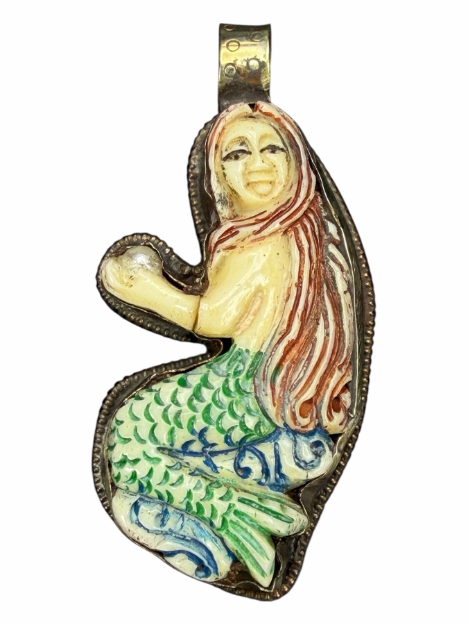 Carved Mermaid Pendant 13.8g