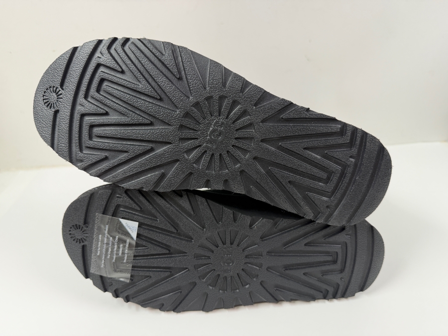 Authentic Ugg Classic Short Black Suede Sheepskin Women's Boots Size 8 (HA) [Photo 5]