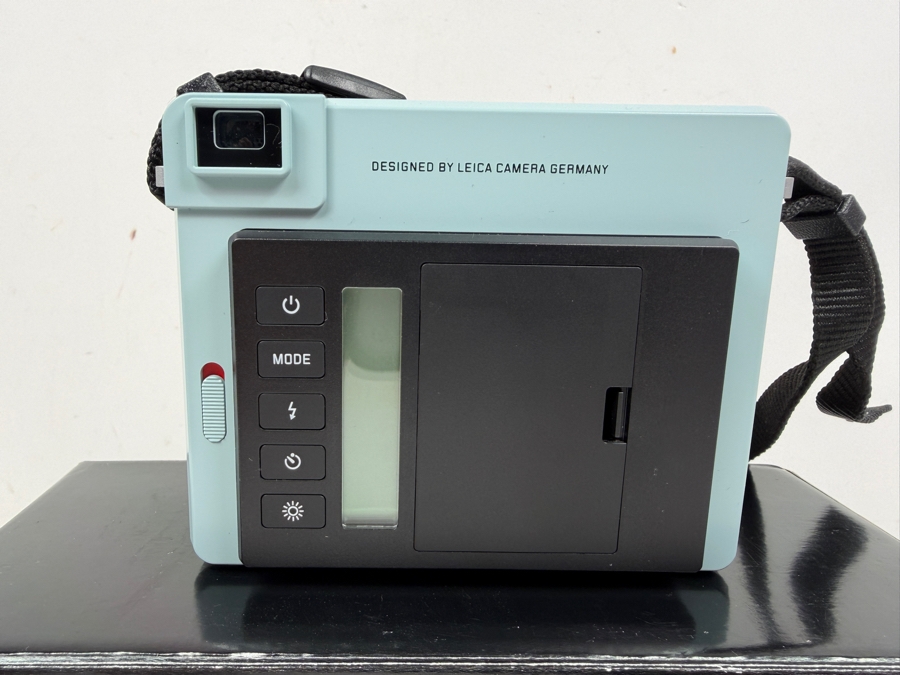 Leica Sofort Instant Camera In Light Blue With Black Strap And Box (HA) [Photo 4]