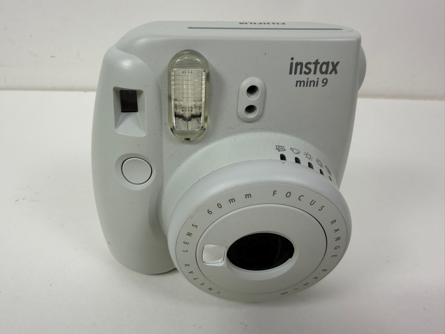 Fujifilm Instax Mini 9 Instant Camera With Film Pack (HA) [Photo 3]