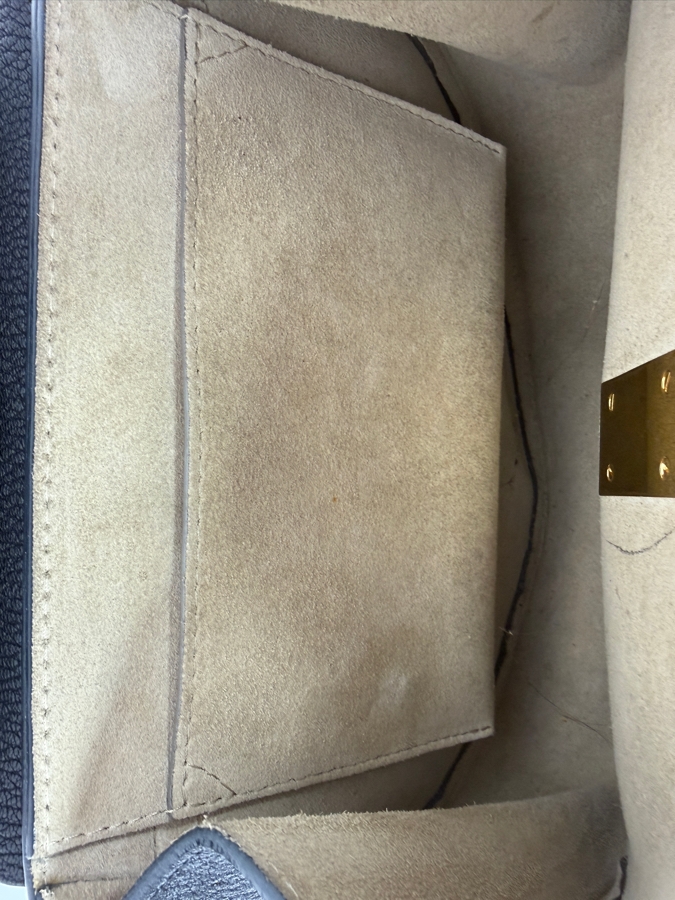 Chloe Authentic Black Pebbled Leather Shoulder Crossbody Bag With Gold Tone Chain Strap Turn Lock And Pin Closure Made In Italy 9'W X 8'H (HA) [Photo 7]