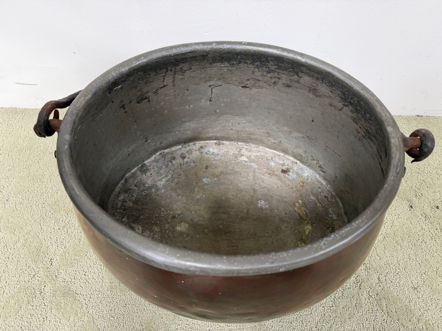 Antique Hand Wrought Hammered Copper Cooking Cauldron With Lid And Wrought Iron Handle 22W X 16D X 16H Weighs 24.44lbs (RSF) [Photo 8]