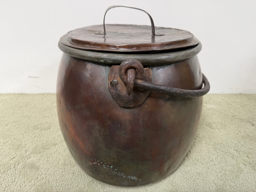 Antique Hand Wrought Hammered Copper Cooking Cauldron With Lid And Wrought Iron Handle 22W X 16D X 16H Weighs 24.44lbs (RSF) [Photo 4]