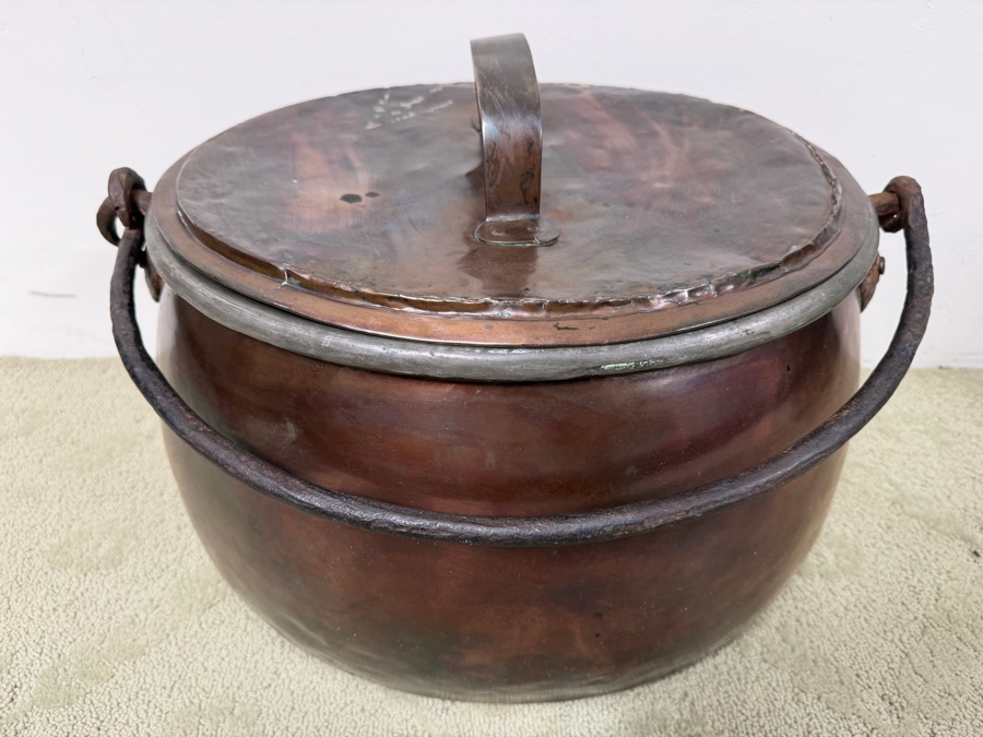 Antique Hand Wrought Hammered Copper Cooking Cauldron With Lid And Wrought Iron Handle 22W X 16D X 16H Weighs 24.44lbs (RSF) [Photo 2]