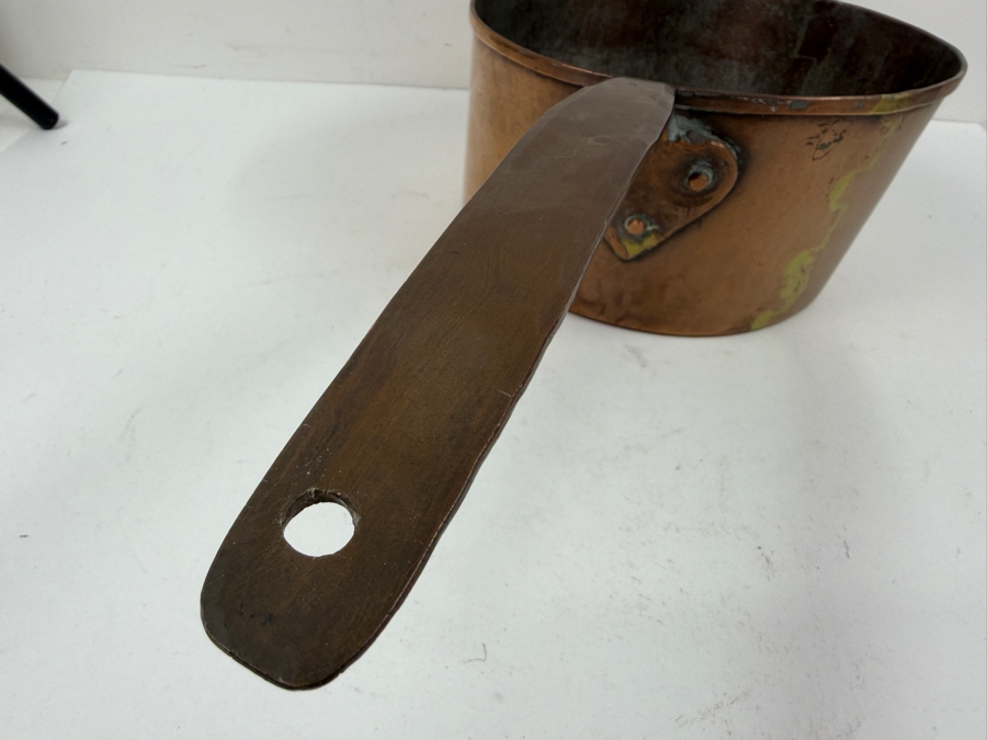 Antique Hand Wrought Copper Pot With Handle 9W X 19L X 5H (RSF) [Photo 5]