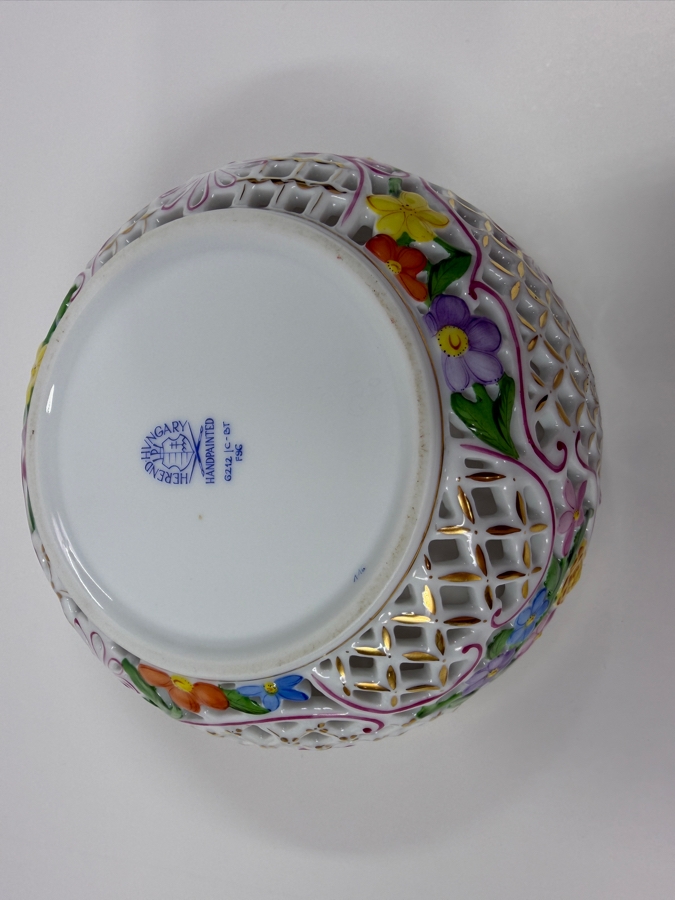 Herend Handpainted Porcelain Reticulated Potpourri Box With Strawberry Finial 6'W X 6'H (RSF) [Photo 13]