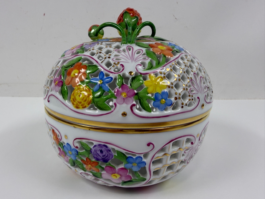 Herend Handpainted Porcelain Reticulated Potpourri Box With Strawberry Finial 6'W X 6'H (RSF) [Photo 9]