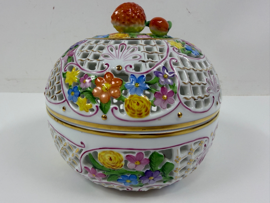 Herend Handpainted Porcelain Reticulated Potpourri Box With Strawberry Finial 6'W X 6'H (RSF) [Photo 8]