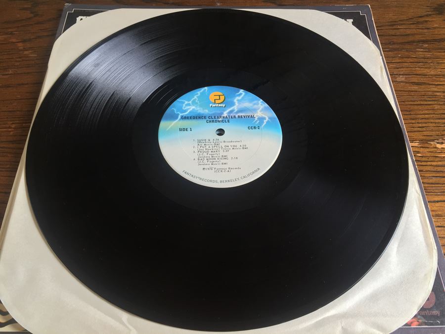 Creedence Clearwater Revival Featuring John Fogerty ‎- Chronicle - The 20 Greatest Hits - Fantasy ‎- CCR-2 [Photo 5]