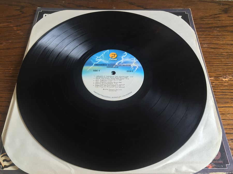 Creedence Clearwater Revival Featuring John Fogerty ‎- Chronicle - The 20 Greatest Hits - Fantasy ‎- CCR-2 [Photo 7]
