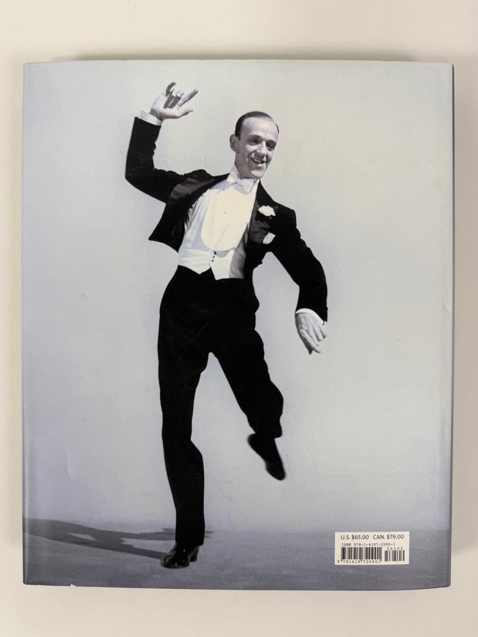 'Vogue 100 A Century Of Style' Coffee Table Book (HA) [Photo 6]