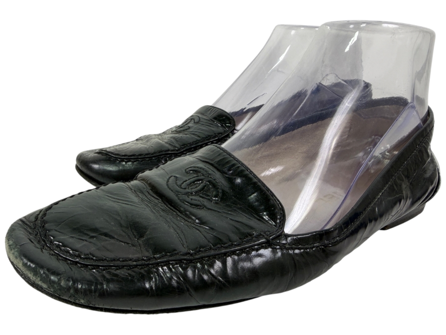 Authentic Vintage Chanel Black Patent Leather Loafers With Iconic 'CC' Logo Size 38.5 (HA)
 [Photo 2]