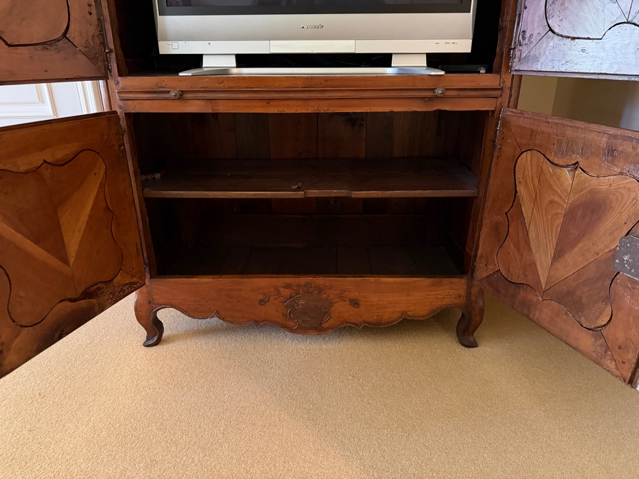 Exceptional Antique French Carved Wooden Armoire Cabinet 51.5W X 24D X 98H [Photo 6]