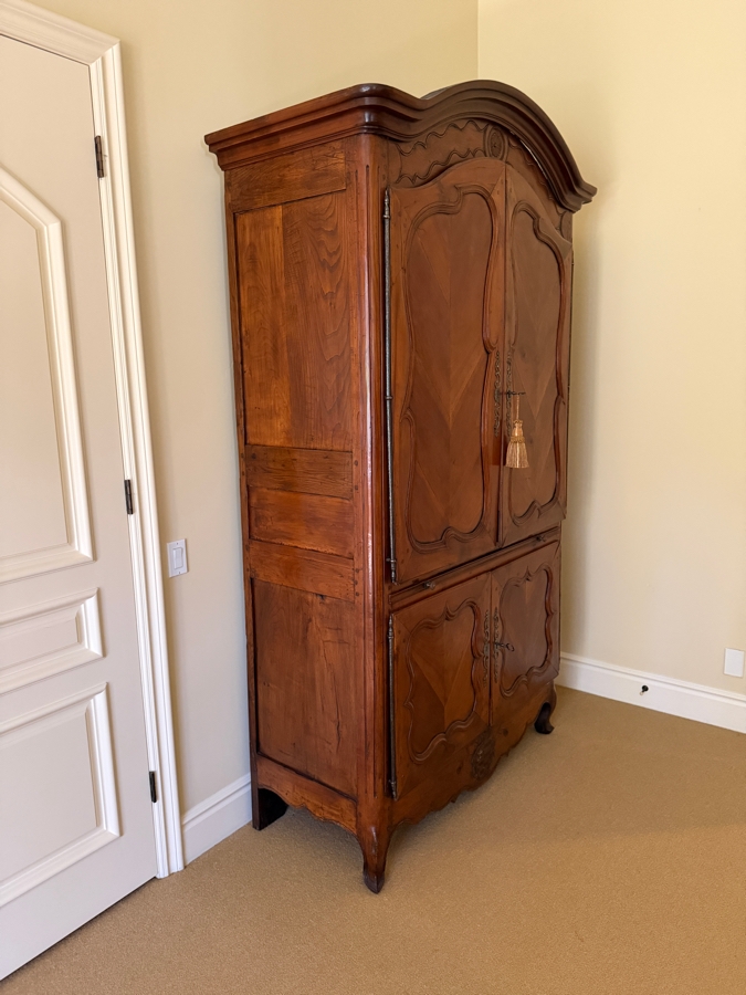 Exceptional Antique French Carved Wooden Armoire Cabinet 51.5W X 24D X 98H [Photo 3]