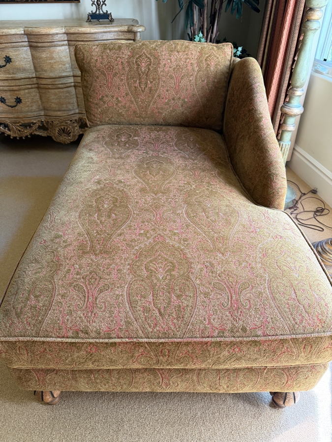 Upholstered Chaise Lounge Chair With Pair Of Throw Pillows 34'W X 65'L X 33'H [Photo 4]