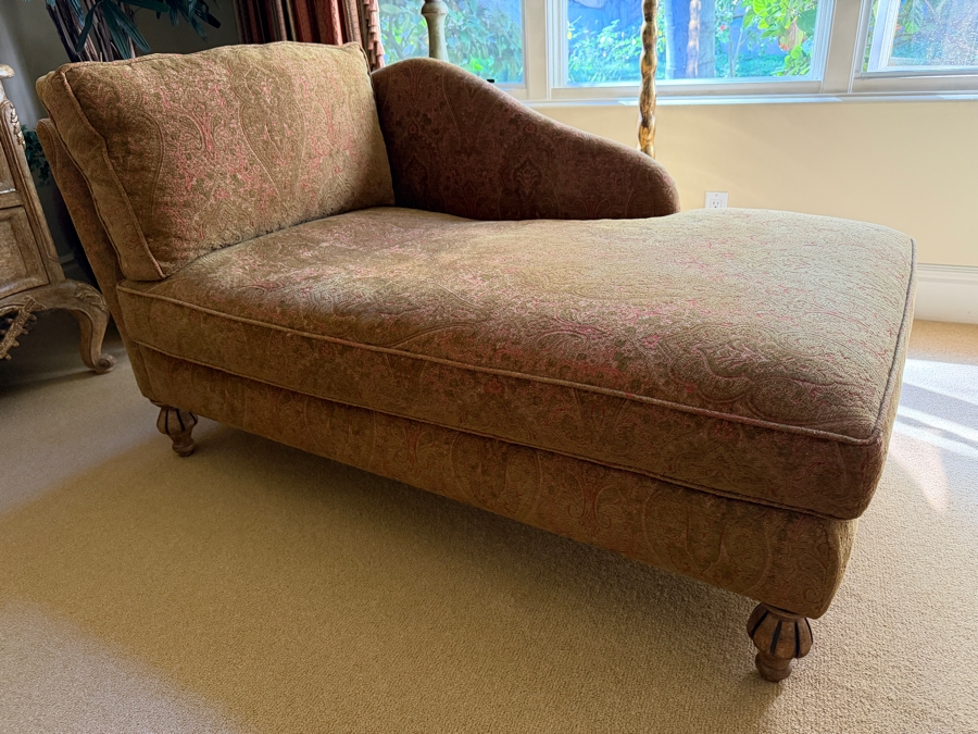 Upholstered Chaise Lounge Chair With Pair Of Throw Pillows 34'W X 65'L X 33'H