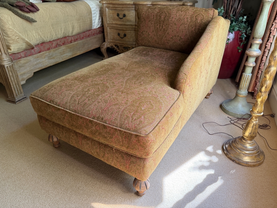 Upholstered Chaise Lounge Chair With Pair Of Throw Pillows 34'W X 65'L X 33'H [Photo 2]