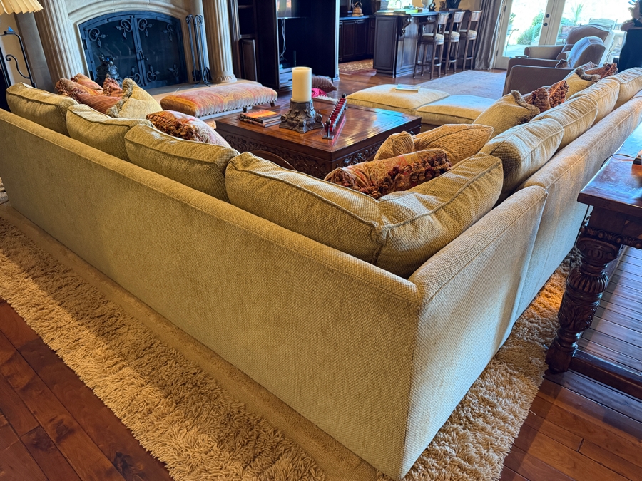 Large Upholstered Sectional Sofa 138' X 168' X 113' With 40' Seat Depth And 35'H [Photo 6]