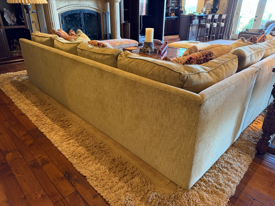 Large Upholstered Sectional Sofa 138' X 168' X 113' With 40' Seat Depth And 35'H [Photo 5]