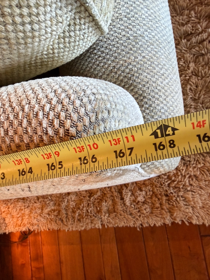 Large Upholstered Sectional Sofa 138' X 168' X 113' With 40' Seat Depth And 35'H [Photo 8]