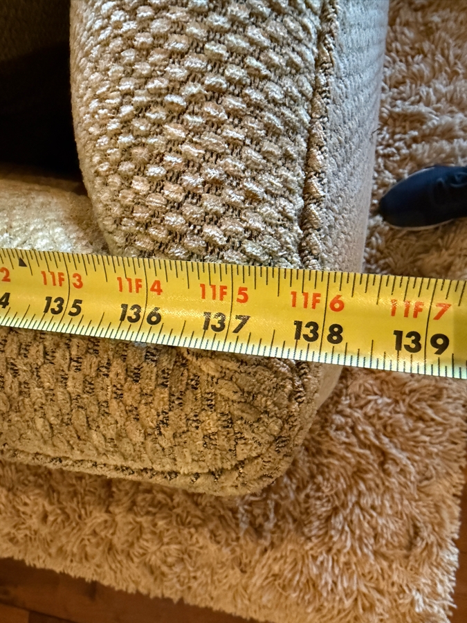 Large Upholstered Sectional Sofa 138' X 168' X 113' With 40' Seat Depth And 35'H [Photo 7]